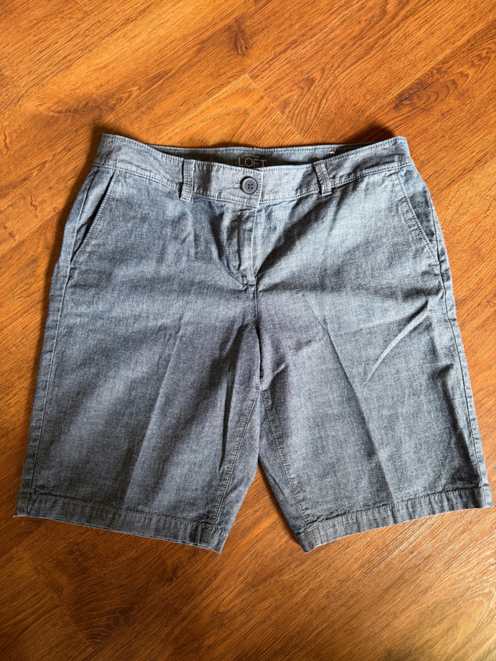 LOFT Blue Chambray Bermuda Shorts Size 8 Casual Summer Mid Rise